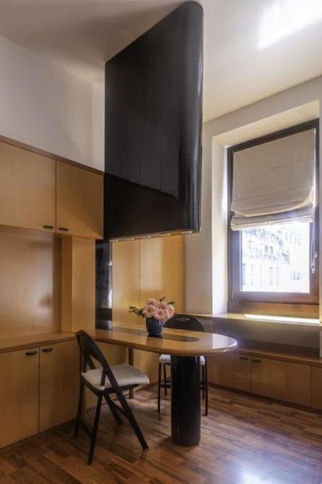 Osti 3 Beautifully Furnished Apartment Milan Exterior photo